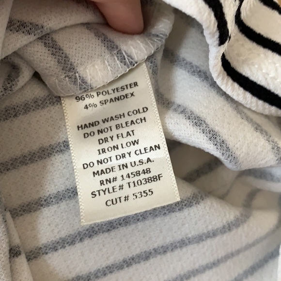 Alya B&W Stripe Scalloped Sleeve Tank - Picture 4 of 5